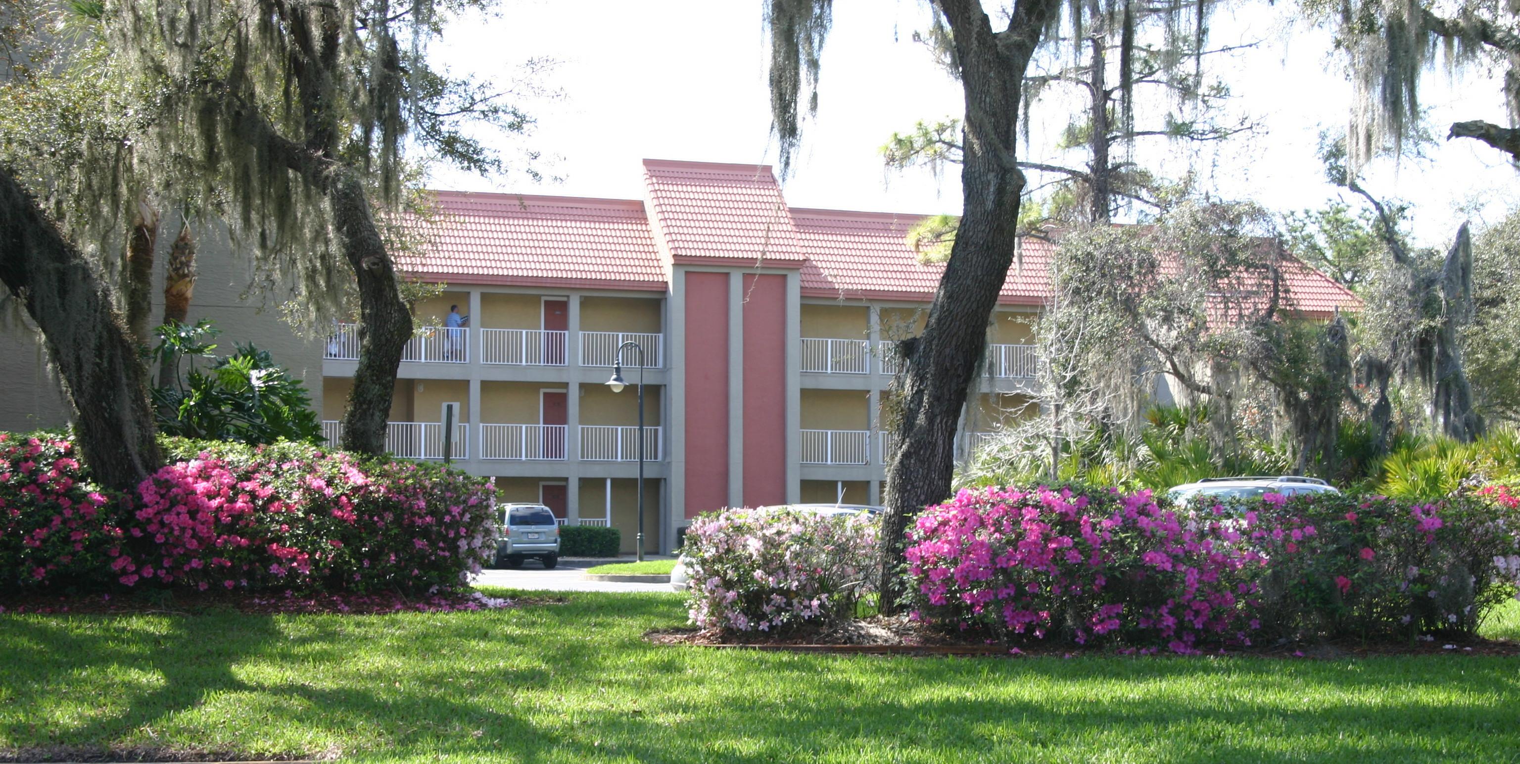 Williamsburg Parc Corniche Condominium Suites מראה חיצוני תמונה