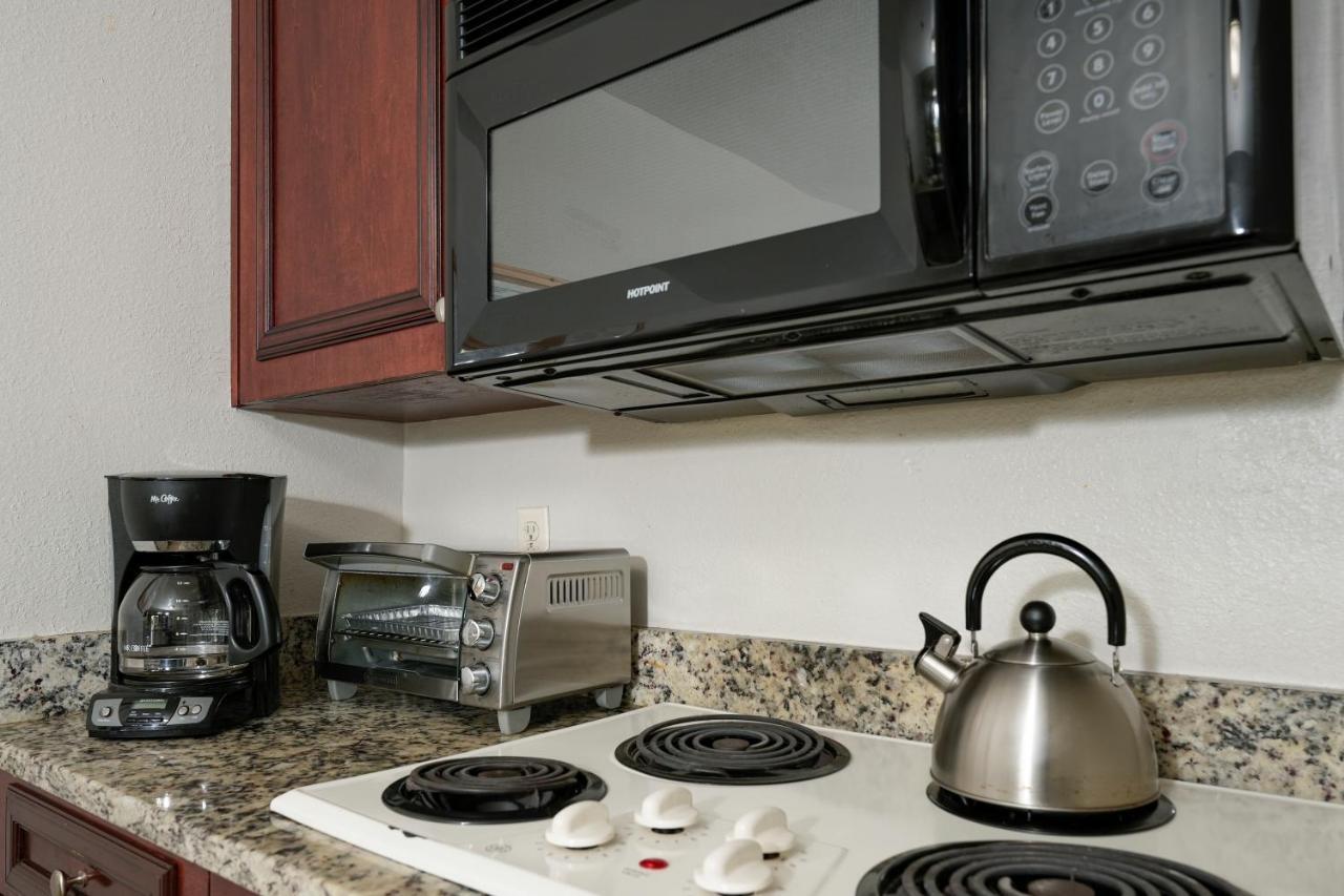 Williamsburg Parc Corniche Condominium Suites מראה חיצוני תמונה