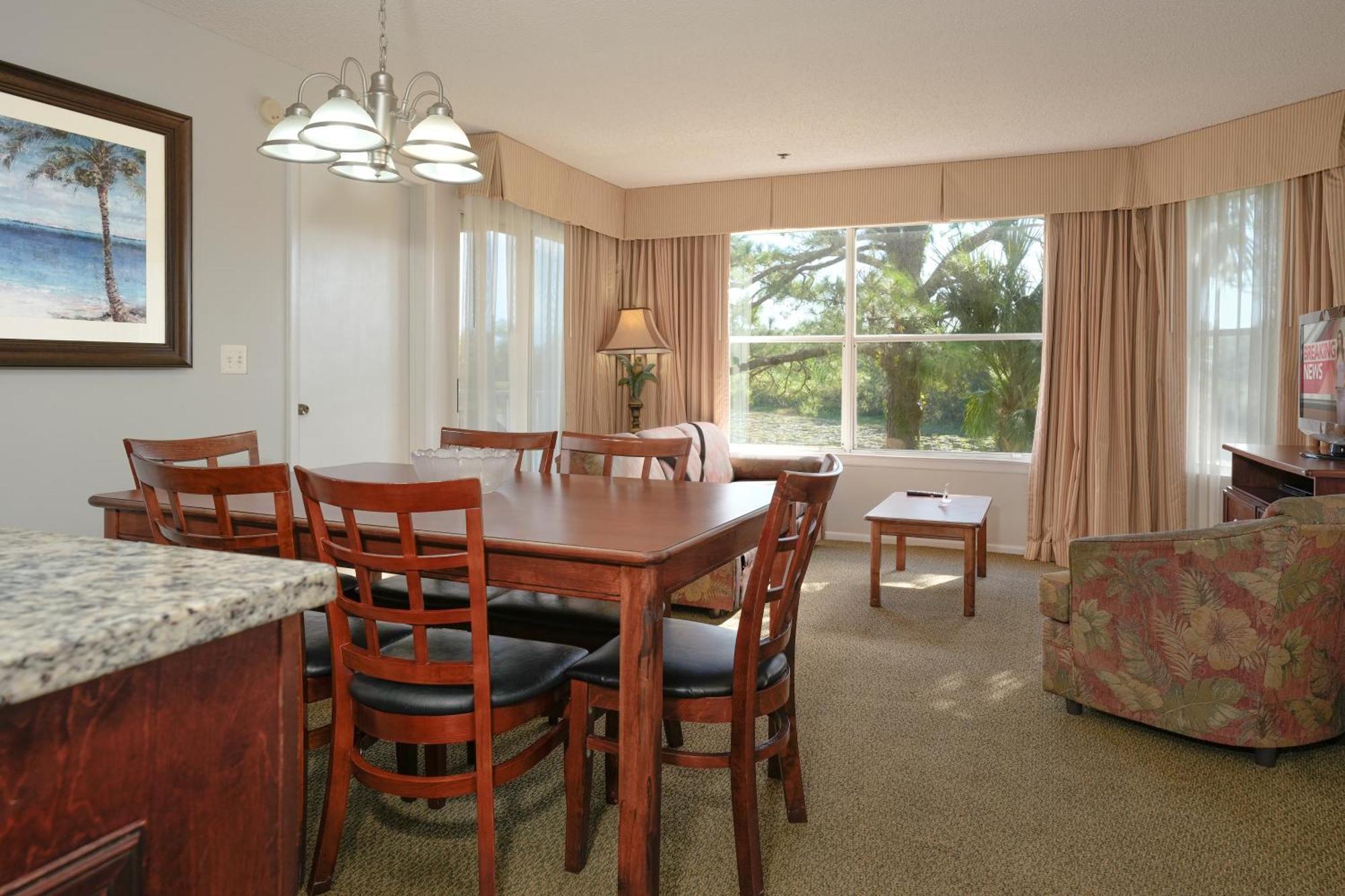 Williamsburg Parc Corniche Condominium Suites מראה חיצוני תמונה